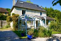 Maison charmante avec jacuzzi et cours d'eau - Bed and Breakfast
