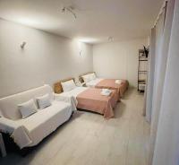 Harihara Guesthouse near Airport - B&B Paianía