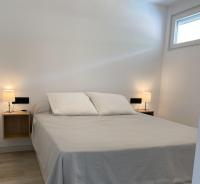 Deluxe One-Bedroom Apartment with Ocean View
