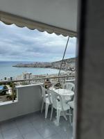 Gloal Sea View Apartment - Ferienwohnung