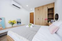 Two-Bedroom Apartment with Lake View