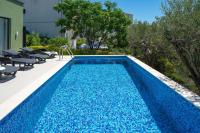 Villa Verde with 4 en-suite bedrooms, private pool, 200m from sandy beach - B&B Duće