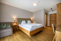 Deluxe Two-Bedroom Apartment with Garden View