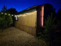 Oaza Święty Spokój - domek z balią i jacuzzi - B&B Rząśnik