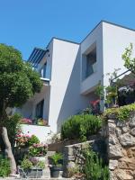 Apartment Mirella 2 "Your romantic sea-view escape in the heart of Rabac" - Chambres d'hôtes Rabac