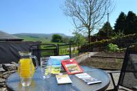 Ashes Farm - Ingleborough Barn Cottage, with 3 peaks views, Horton In Ribblesdale, Settle - B&B Settle