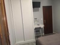 Doppel- oder Zweibettzimmer