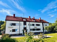 Pensionat Prinshöjden - Downtown Apartments - Bed and Breakfast Katrineholm