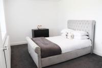 Spacious 2 Bedroom Home Next To Queen Victoria Hospital - Chambres d'hôtes East Grinstead