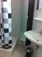 Apartment with Shower 58
