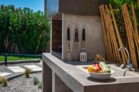 Villa Mariani II - in Lothiarika, newly renovated, private pool, Lindos 10 min, beach 120m - Chambres d'hôtes Lárdos