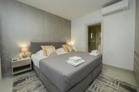Luxury apartment Perla in Villa with heated pool - Bed and Breakfast Vinišće