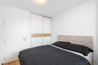 LEO apartment - AC & Free parking - Ferienwohnung