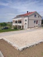 Milana - Ferienwohnung Rtina