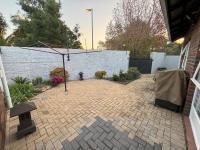 Cottage - Sleeps 4 - Pet friendly - Pool - Parking - Chambres d’hôtes Johannesbourg