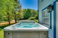Chic Dover Home w/ Hot Tub: 1 Mi to Golf! - B&B West Dover