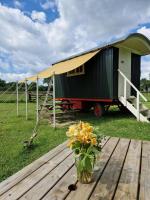 The Delkin Shepherds Huts Castle Combe - B&B Castle Combe