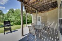 Pet-Friendly Cleveland Apt 7 Mi to Yonah Mountain - B&B
