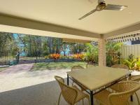 Wags On The Beach - Toogoom - Beachfront- 4BR-Aircon- Pets OK - B&B Toogoom