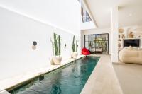 Villa Valentina - Luxury 2BR with Pool and Rooftop in Quiet Area of Canggu - Chambres d'hôtes Canggu