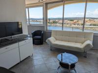 Grand T2 Climatisé 36m² avec Parking à 450m de la Plage - 4 Pers - FR-1-797-34 - B&B Port-La Nouvelle