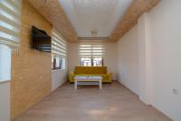Appartamento con 2 Camere da Letto, Balcone e Terrazza