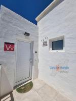 Buenavida Cozy Holiday Home VV with communal pool and air con - B&B Costa Teguise