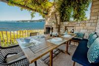 Casa Monterosso - great sea view, free parking, large terrace, near the sea - B&B