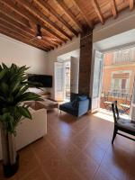 CASA NATY, Espacioso Renovado Apartamento en el Centro de Malaga - B&B Málaga