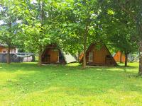 GLAMPING HIŠKe PETRIN - B&B