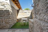 Modern Stone Loft - B&B