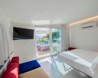 King Suite with Jacuzzi and Sea View Terrace
