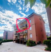 Appartamento bellissima vista lago, spiaggia privata,nuovo - Bed and Breakfast
