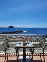 Two-Bedroom Apartment with Terrace and Sea View
