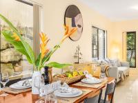 3BD Townhouse close to shops, transport with carpark - B&B