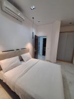 Deluxe One-Bedroom Apartment with Garden View