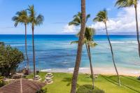 Hale Mahina B403- Beautiful 2 bedroom oceanfront condo, private beach, farmers market, and more - Chambres d'hôtes Kahana