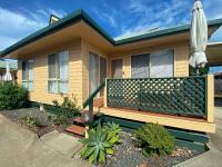 San Marco Villa 3 - Burrum Heads - Beachfront - 2BR - Pool - Bed and Breakfast