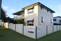 Amberlee House - bring your own linen - B&B