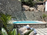 Evelyns Pool Garden - B&B