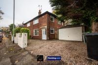 Cosy 3-Bed House, Garden & Free Parking in Stretford - B&B