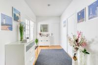 Disponible - 5mn Paris - Gare à Pied - Jardin Terrasse - 6 pers - Centre Ville - Proche tous Commerces et transports - Wifi - B&B