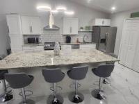 Modern Saltwater Front Home with A Private Pool - Bed and Breakfast Cape Coral