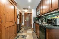 Catamount Lodge 105 by East West Hospitality - Chambres d'hôtes Truckee