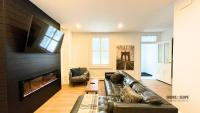 The 1883 Century Flat Suite - B&B