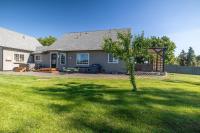 Spacious Family Home with Hot Tub - B&B