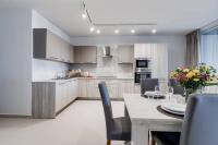 Beachfront 9ten11 Maisonette w Terrace by Homely - B&B Is-Sellum