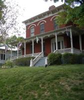 Ubon Thai Victorian Inn & Restaurant - Bed and Breakfast