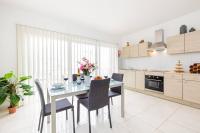 The Pinnacle Fl2 city escape by Homely - B&B Mellieħa