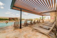 Sunlit Studio 4 Blks from 5th Ave with Pools & Gym - B&B Playa del Carmen